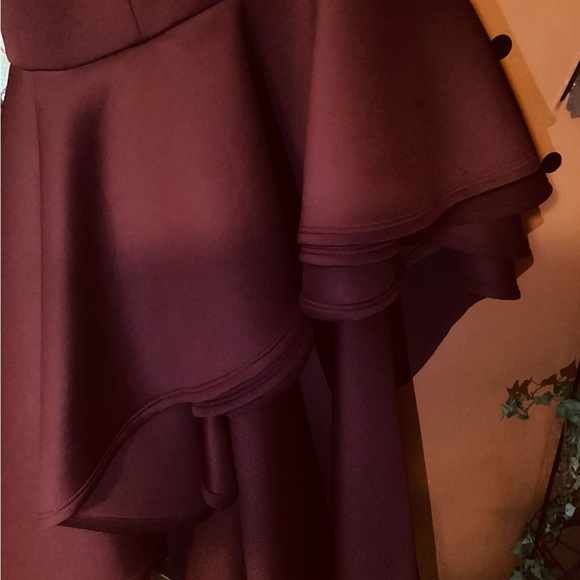 Beautiful custom outfit - Picture 3 of 4